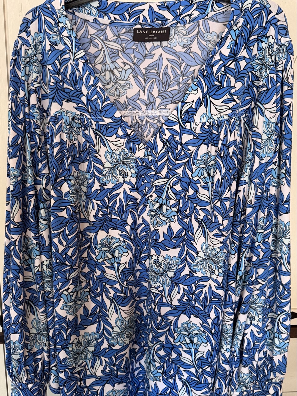 Lane Bryant Blue and White Floral V-Neck Long Sleeve Top